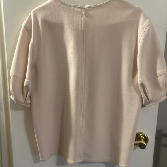 Club Monaco size large top in cream - Picture 4 of 8